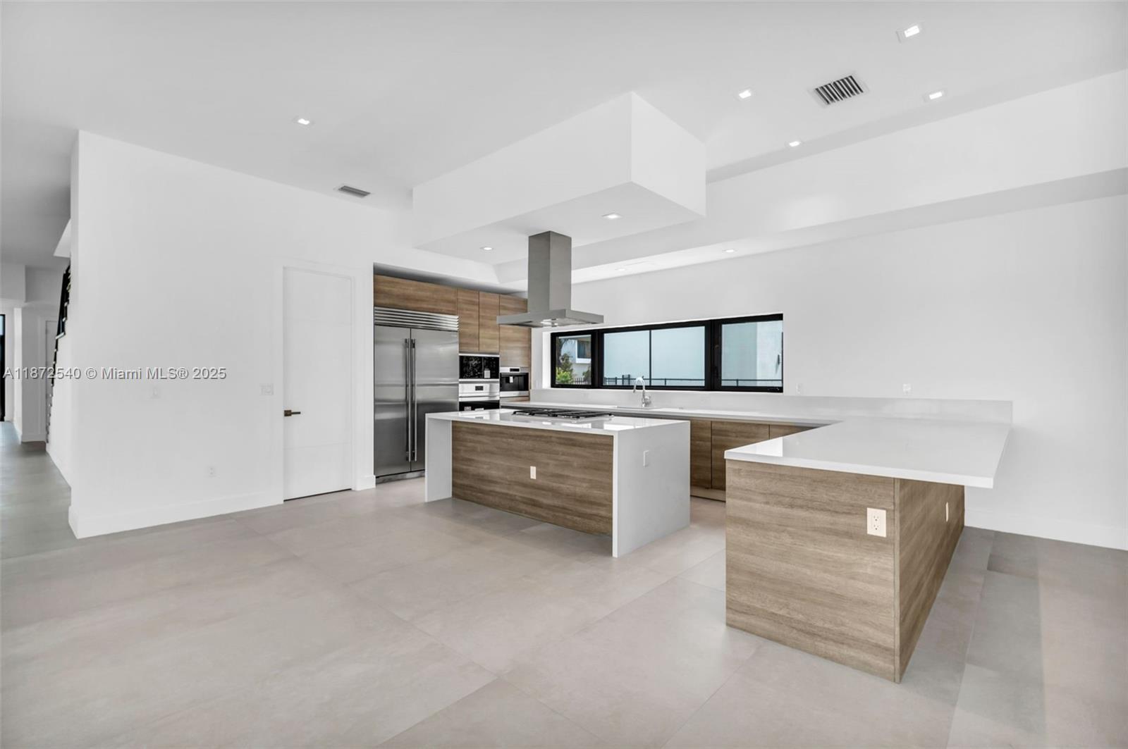 WESTON ESTATES - Residential