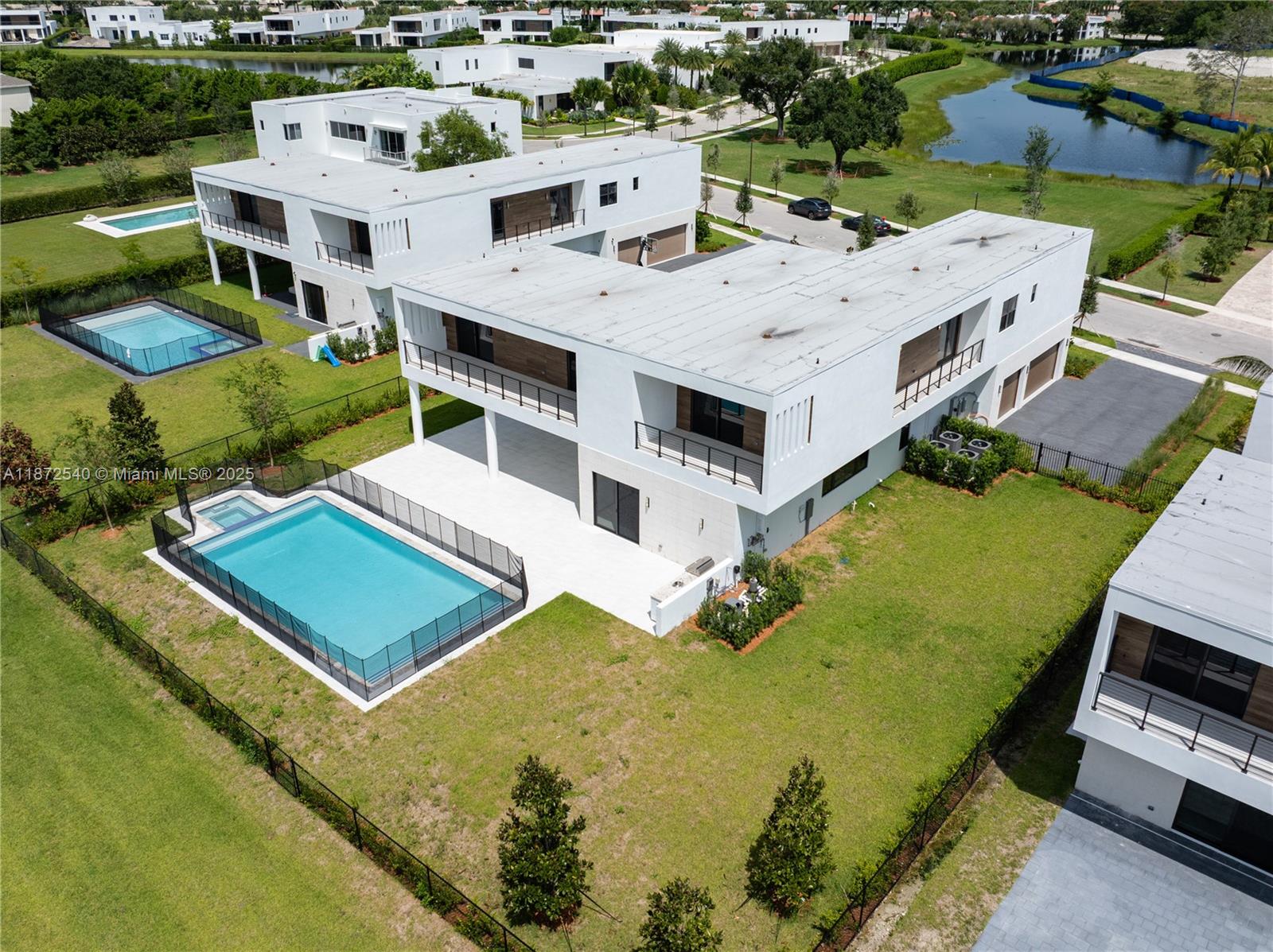 WESTON ESTATES - Residential