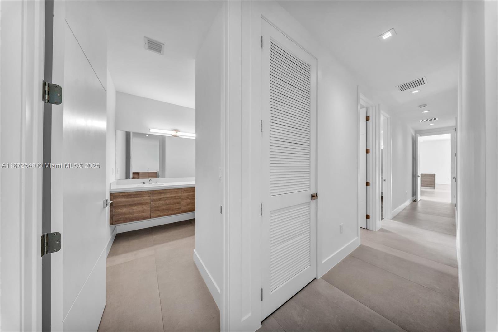 WESTON ESTATES - Residential