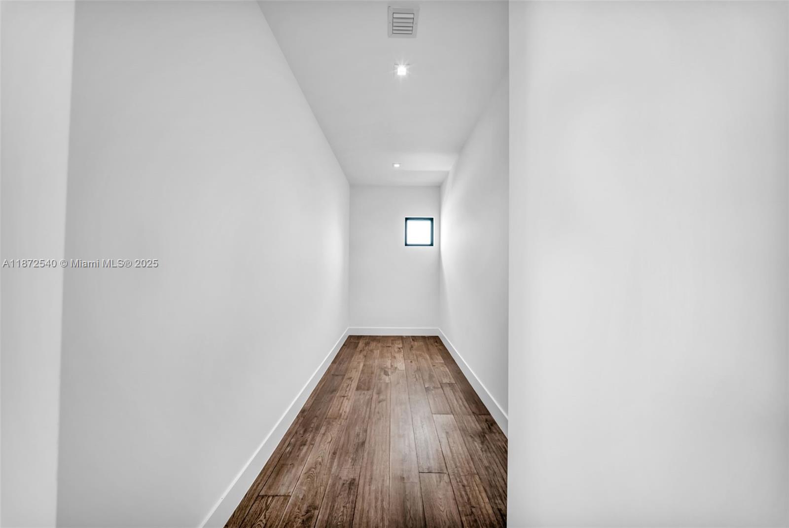 WESTON ESTATES - Residential