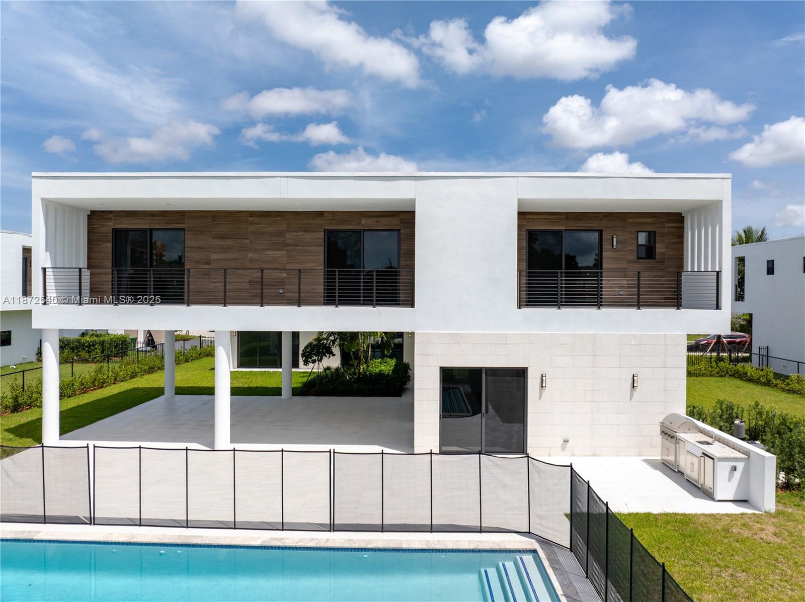 WESTON ESTATES - Residential