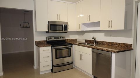 670 NE 179th Ter Miami FL 33162