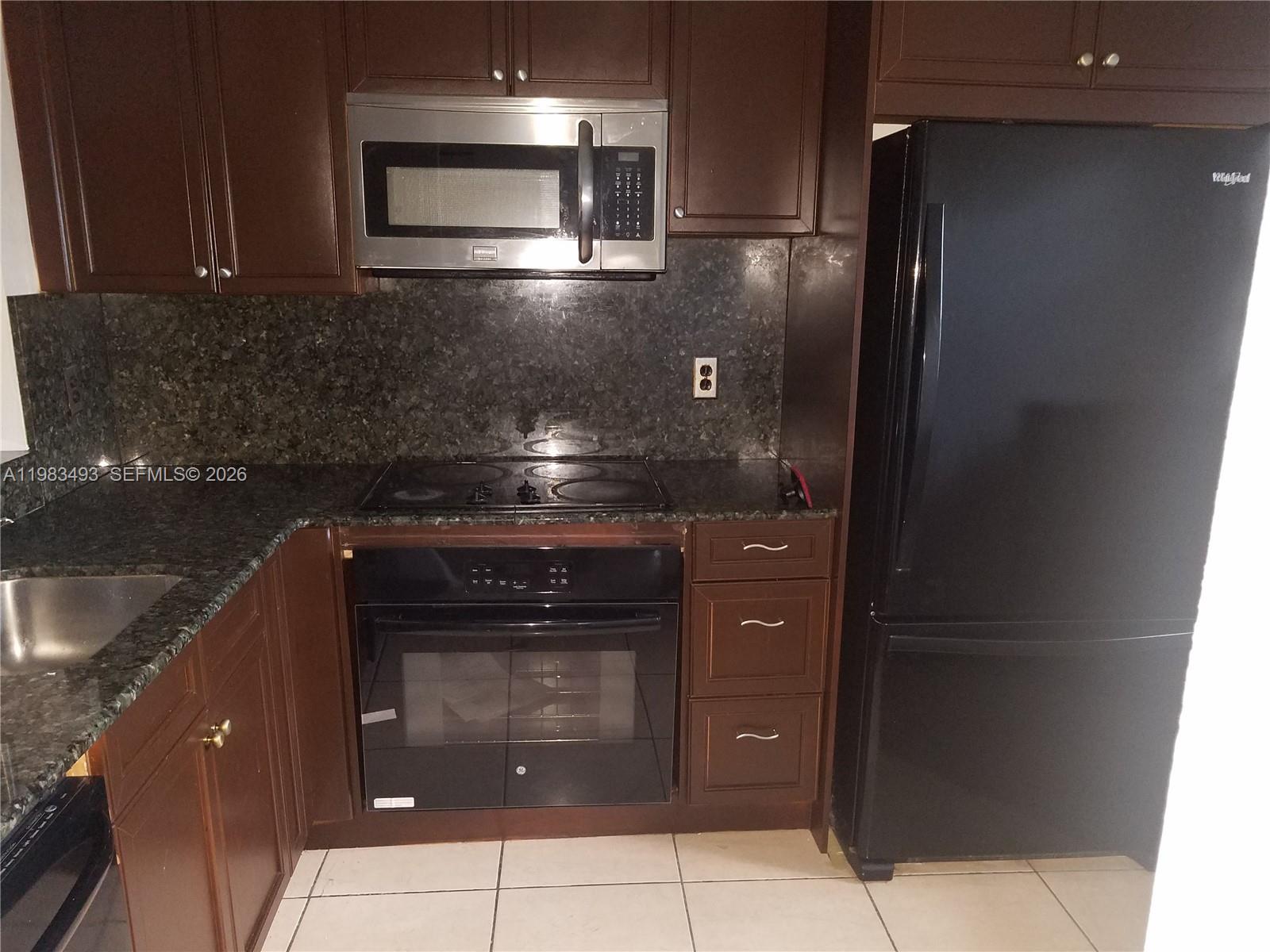 MONTEREY VILLAGE-ONE COND - Residential