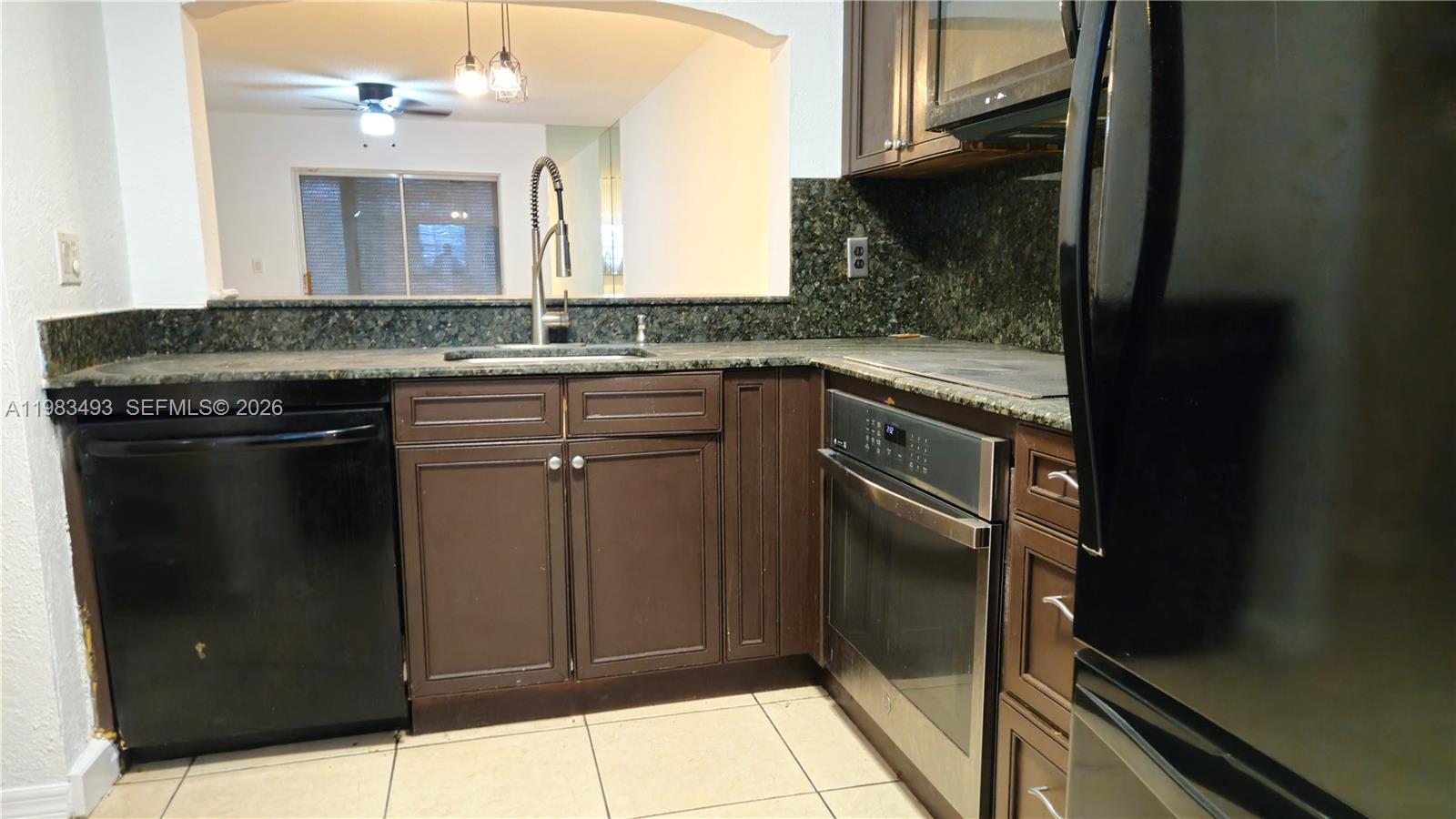 426 NE 210th Cir Ter 101-2