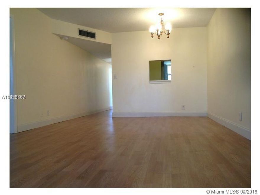 Opportunity Knocking!! *All Ages Welcome* Bright and spacious Condo on 2nd Floor. Laminated Floors open concept. Convenient half bath. Submit offers with copy of attached applications and credit report, employment will be verified.. 620 minimum Credit Score as per owner. No dogs. Cat ok.
Please send offer with  attachments: *basic rental application, *Requirements to send contract to lease , *copies of ID and  *copy of credit report.  *Renters insurance required.