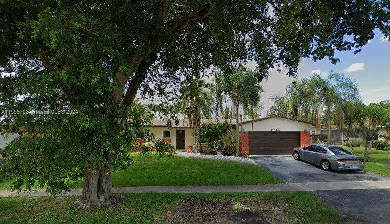11040 Nw 19th St St, Pembroke Pines, Miami-Dade County, Florida - 3 Bedrooms  
2 Bathrooms - 