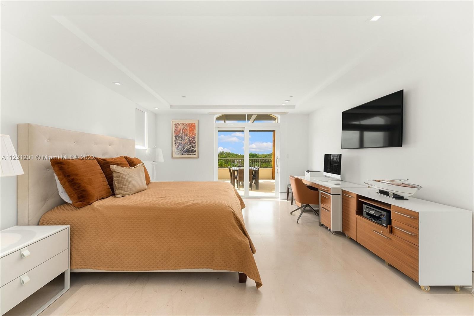 RESIDENCES AT VIZCAYA CON - Residential