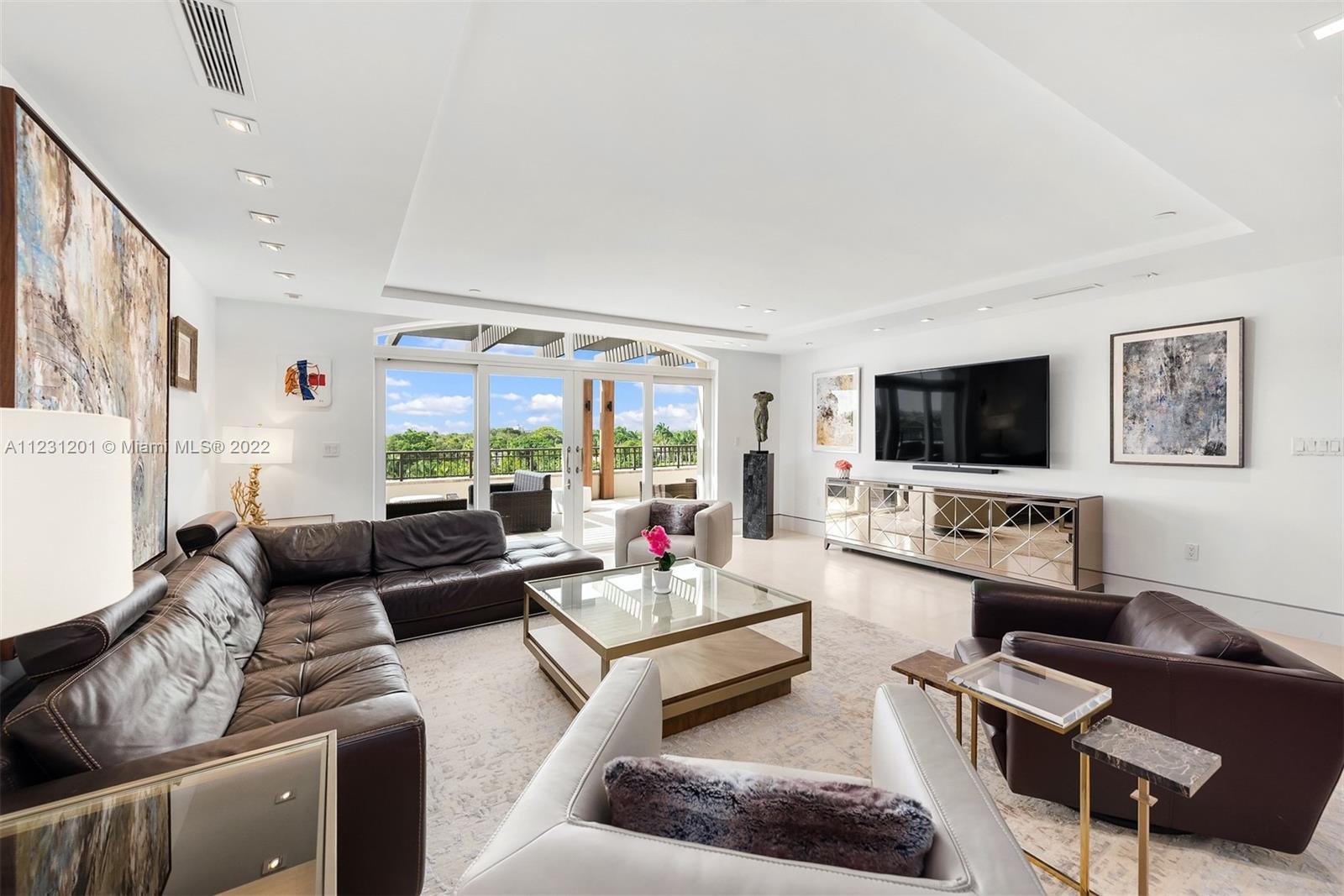 RESIDENCES AT VIZCAYA CON - Residential