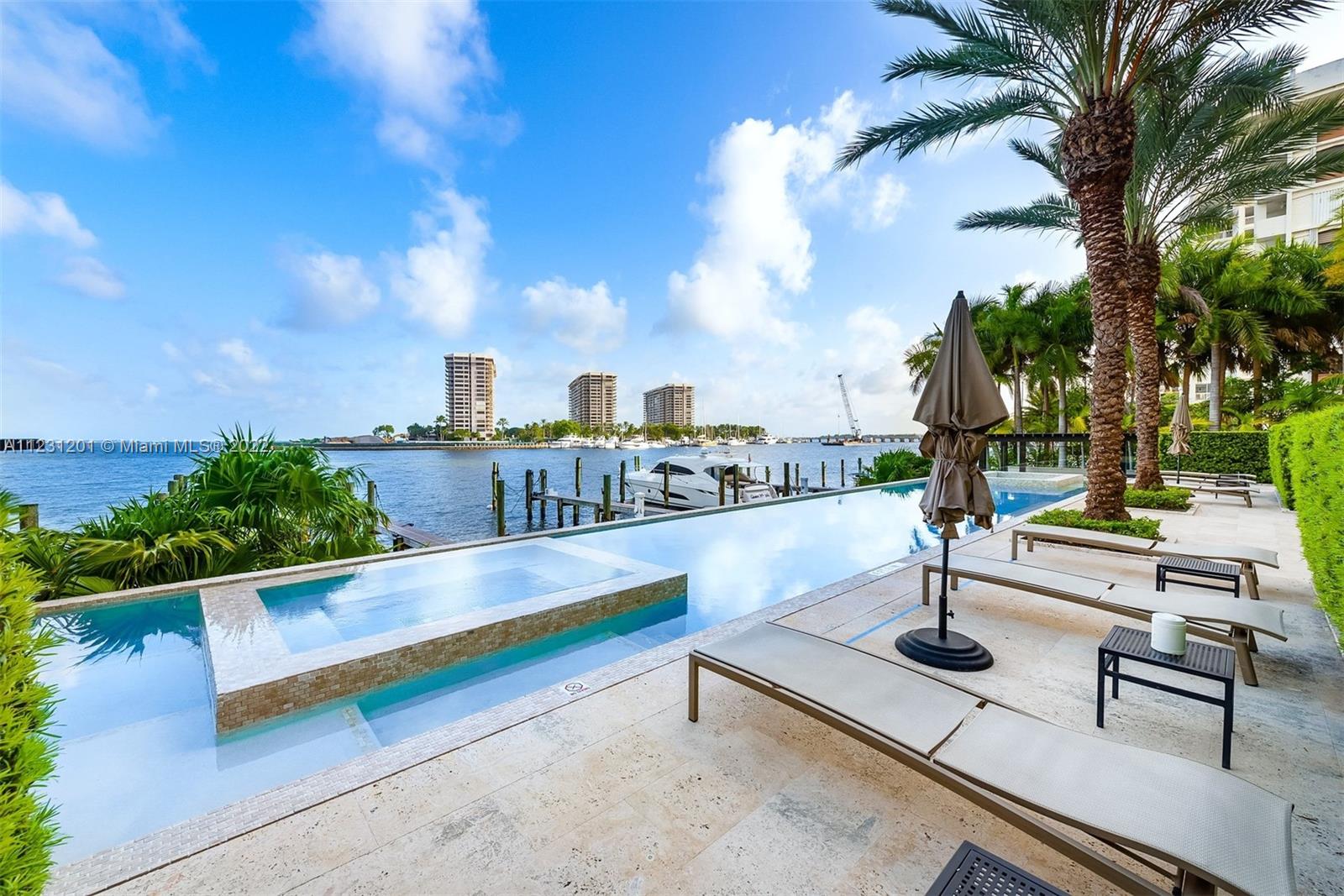 RESIDENCES AT VIZCAYA CON - Residential