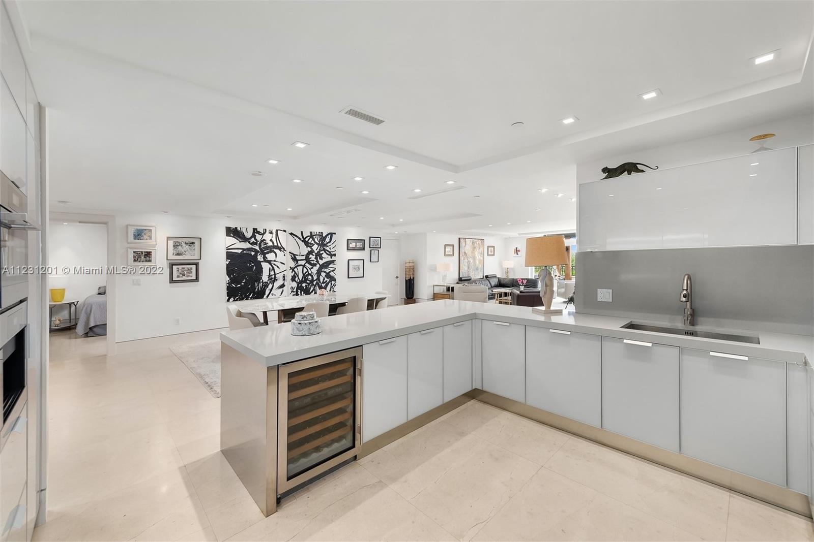 RESIDENCES AT VIZCAYA CON - Residential
