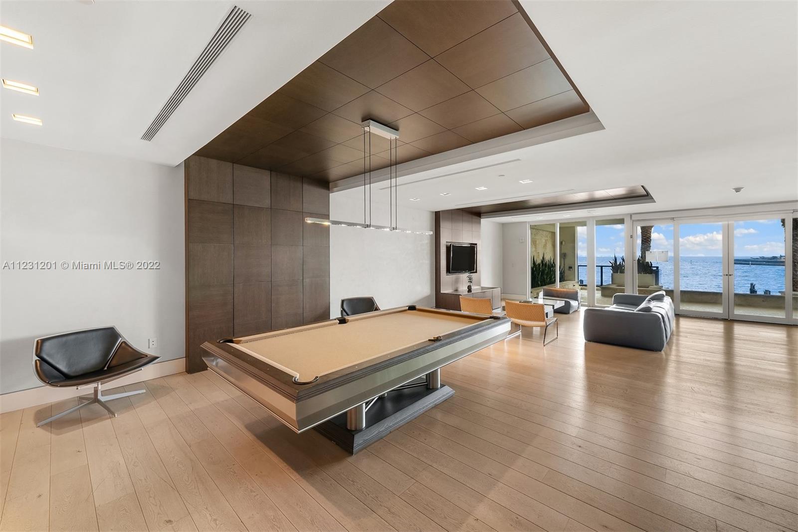 RESIDENCES AT VIZCAYA CON - Residential