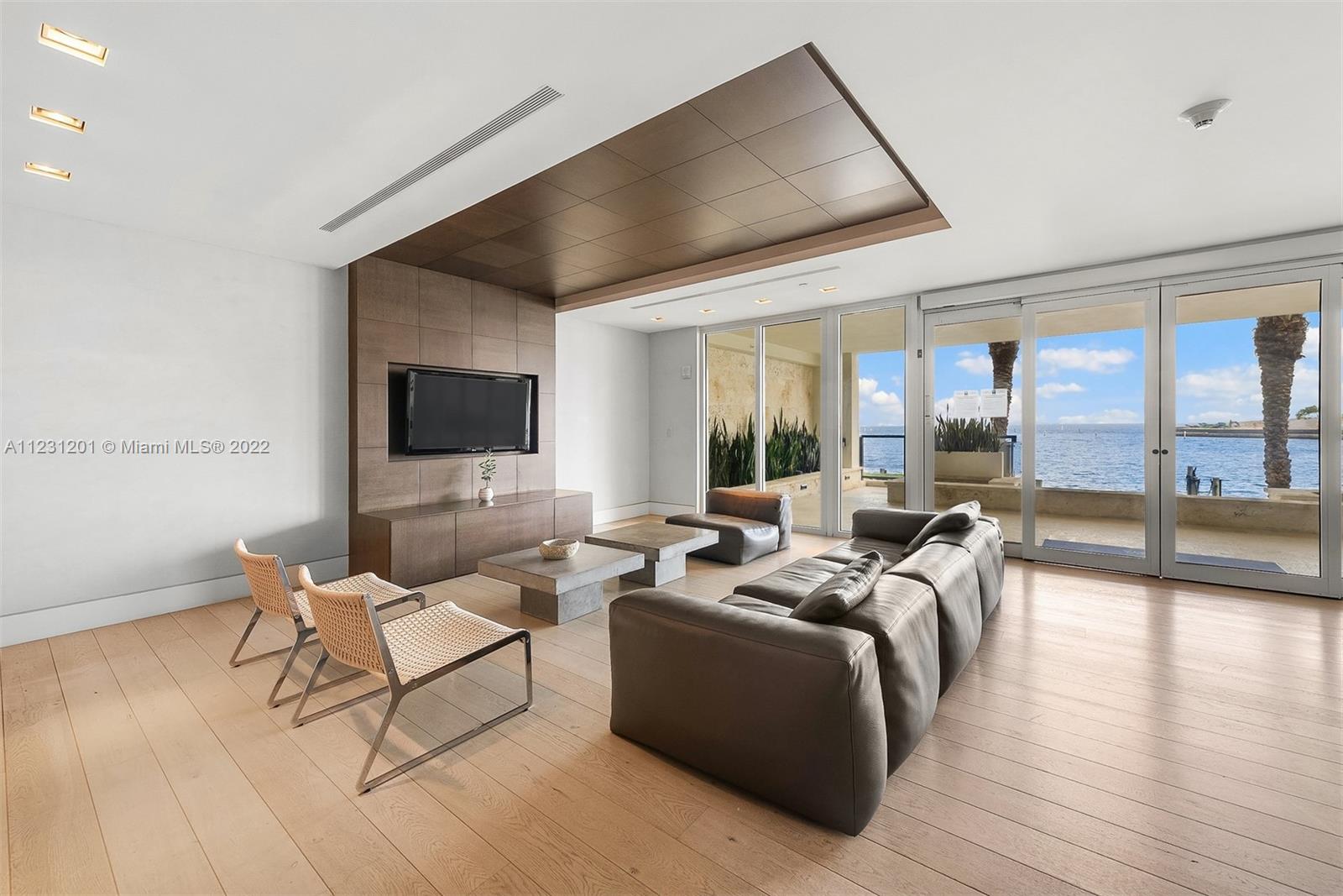 RESIDENCES AT VIZCAYA CON - Residential