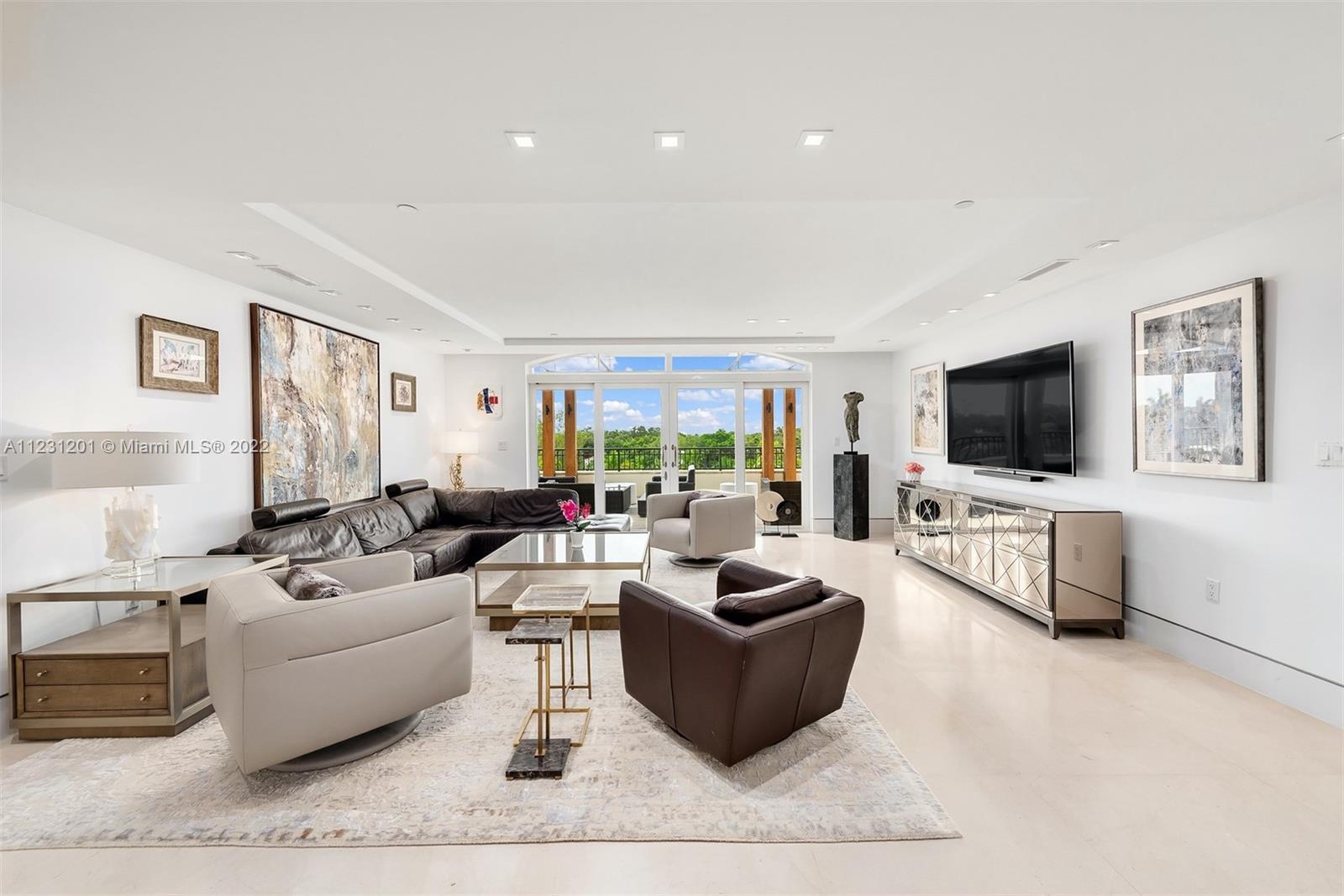 Stunning 3BR's 3.5BATHS at Residences at Vizcaya. Sophisticated living in luxurious boutique style building with only 18 residences and private marina. Gorgeous penthouse offers Miele appliances, Mia Cuccina Italian cabinetry, 36x36 limestone flooring, 2 covered private parking spaces with a parking lift for a third car. Spacious V2 model with breathtaking botanical garden views, grand balcony with almost 900 sq. ft. ideal for entertaining and enjoying amazing sunsets! Residences at Vizcaya offers one of kind amenities, Private marina, infinity-edge lap pool with two spas, cabana areas, state-of-the-art gym, wine cellar, and social club room.