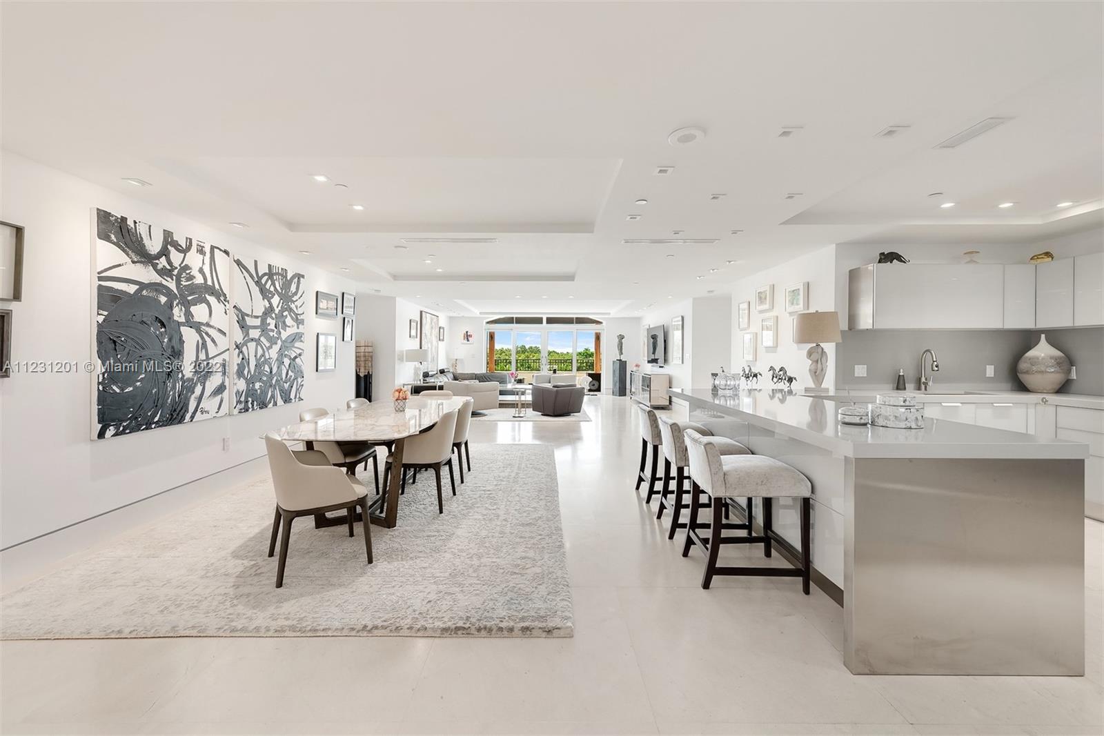 RESIDENCES AT VIZCAYA CON - Residential