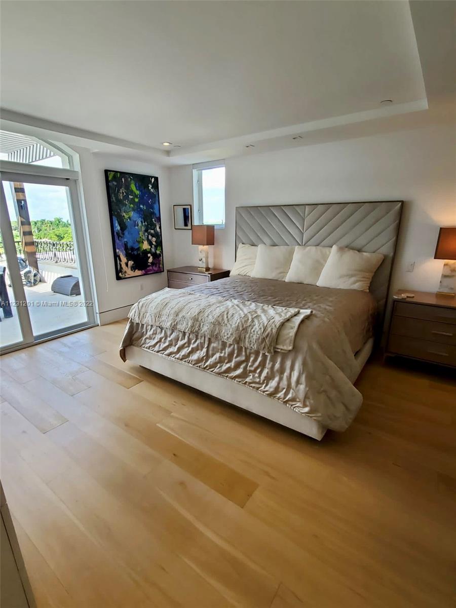 RESIDENCES AT VIZCAYA CON - Residential