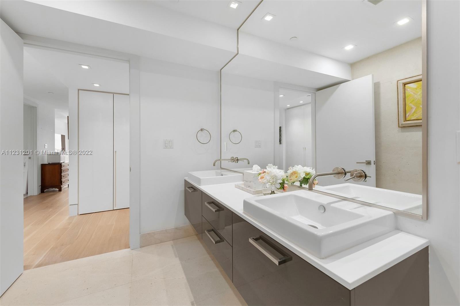 RESIDENCES AT VIZCAYA CON - Residential