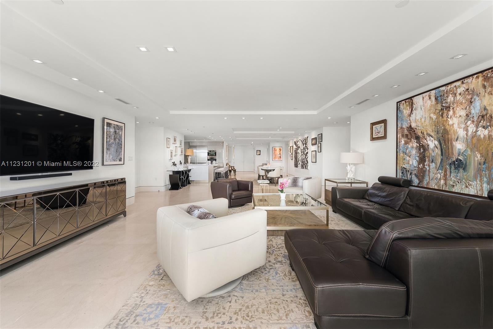 RESIDENCES AT VIZCAYA CON - Residential