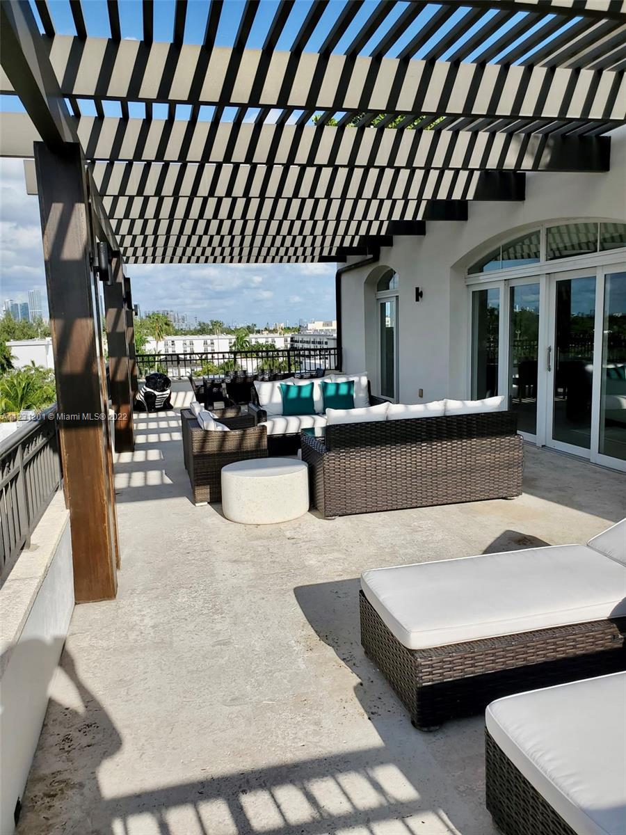 RESIDENCES AT VIZCAYA CON - Residential