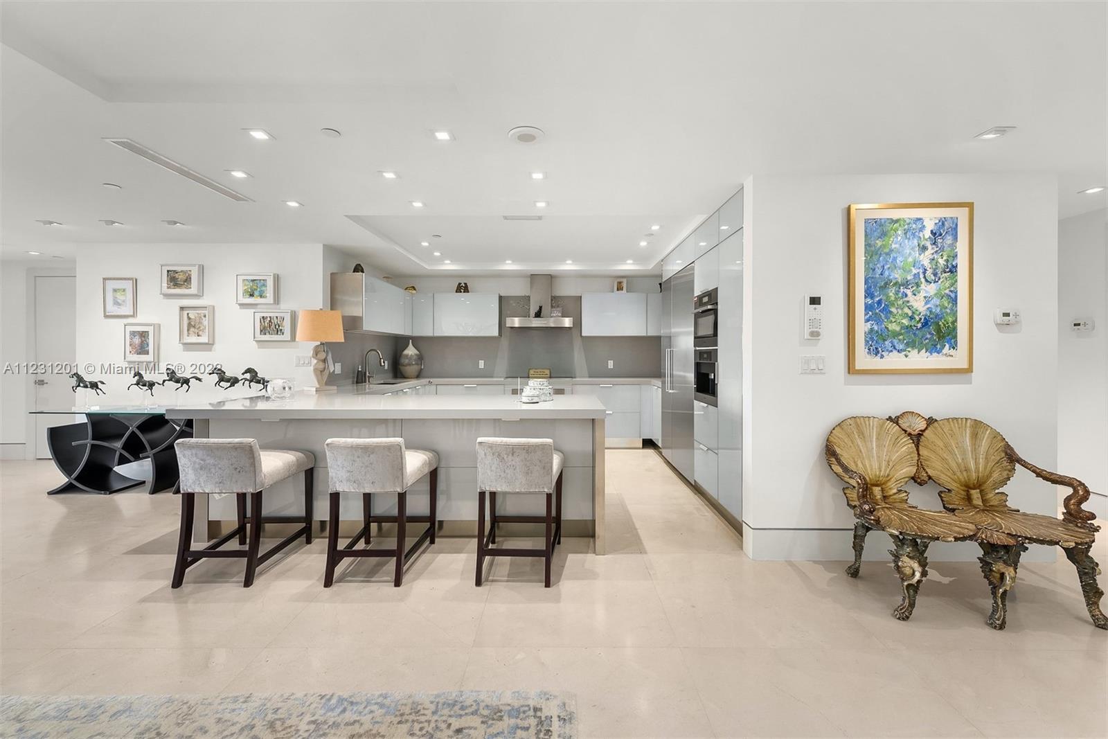 RESIDENCES AT VIZCAYA CON - Residential