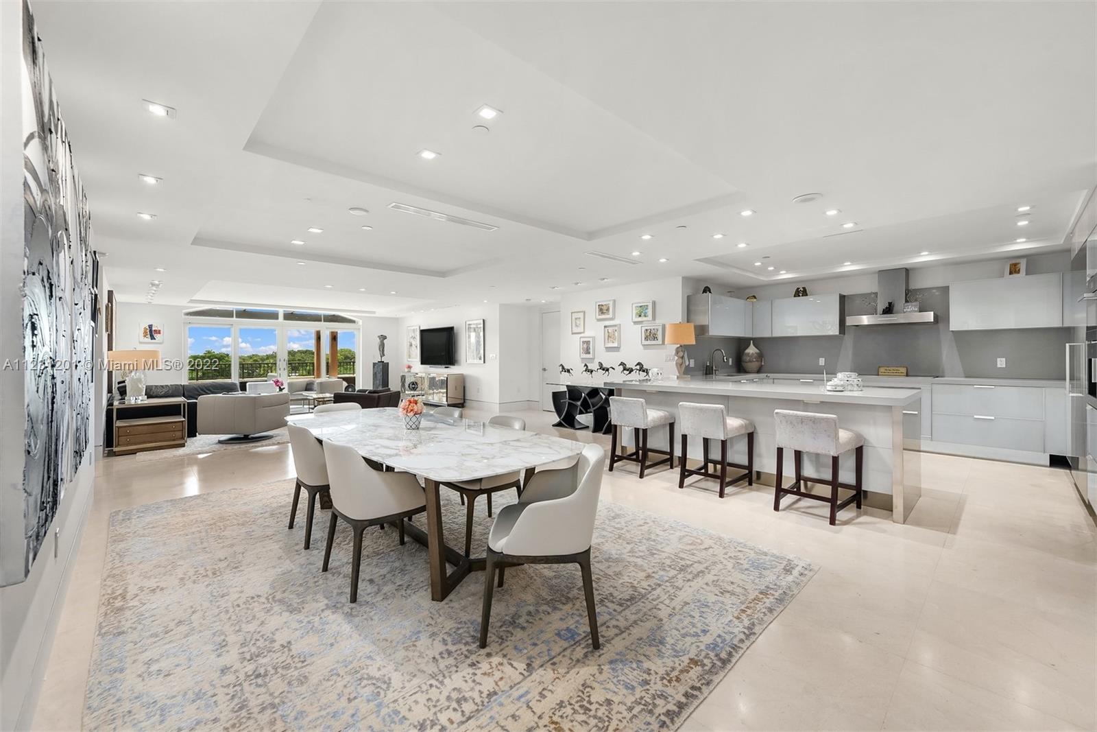 RESIDENCES AT VIZCAYA CON - Residential