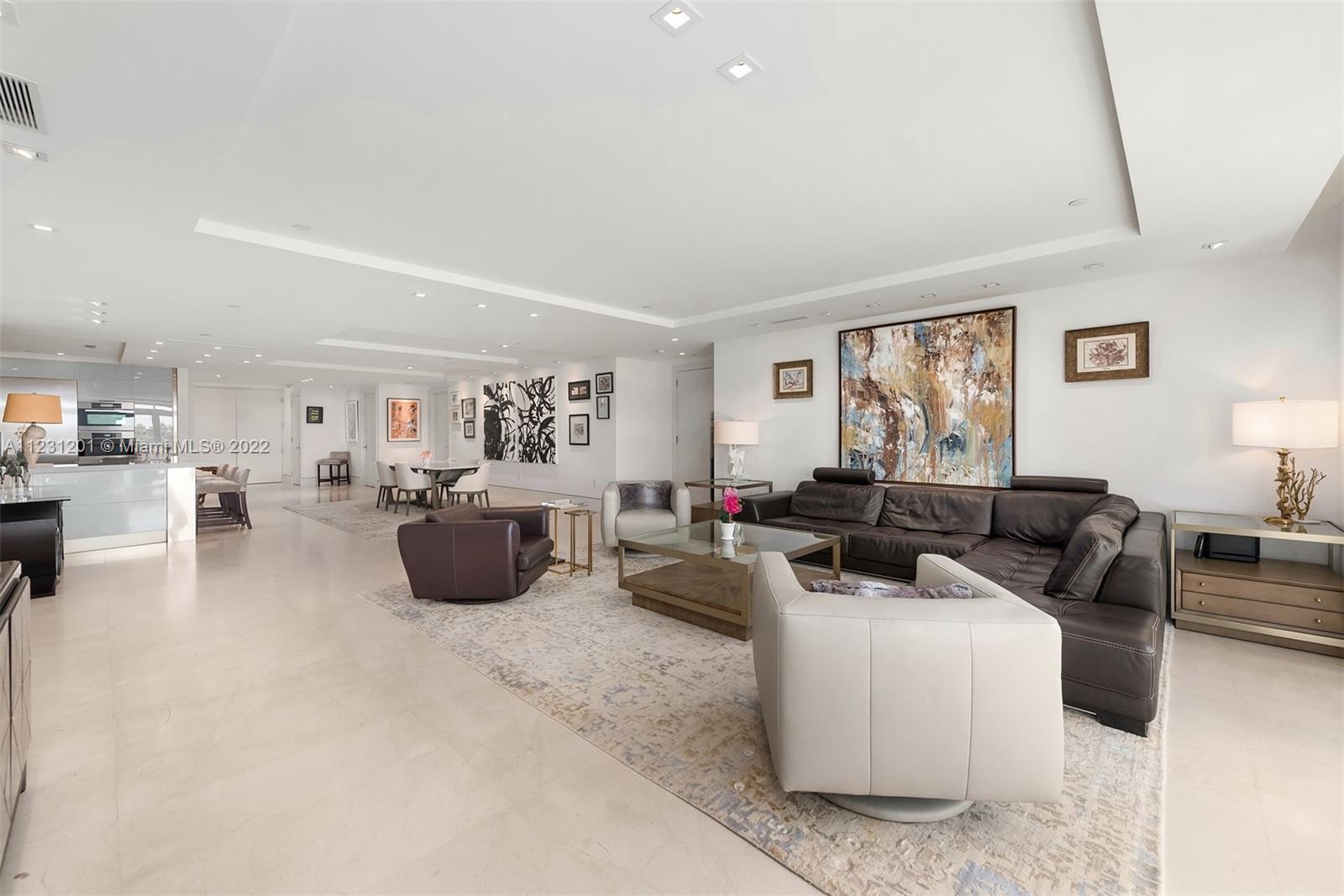 RESIDENCES AT VIZCAYA CON - Residential