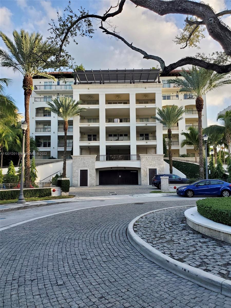 RESIDENCES AT VIZCAYA CON - Residential