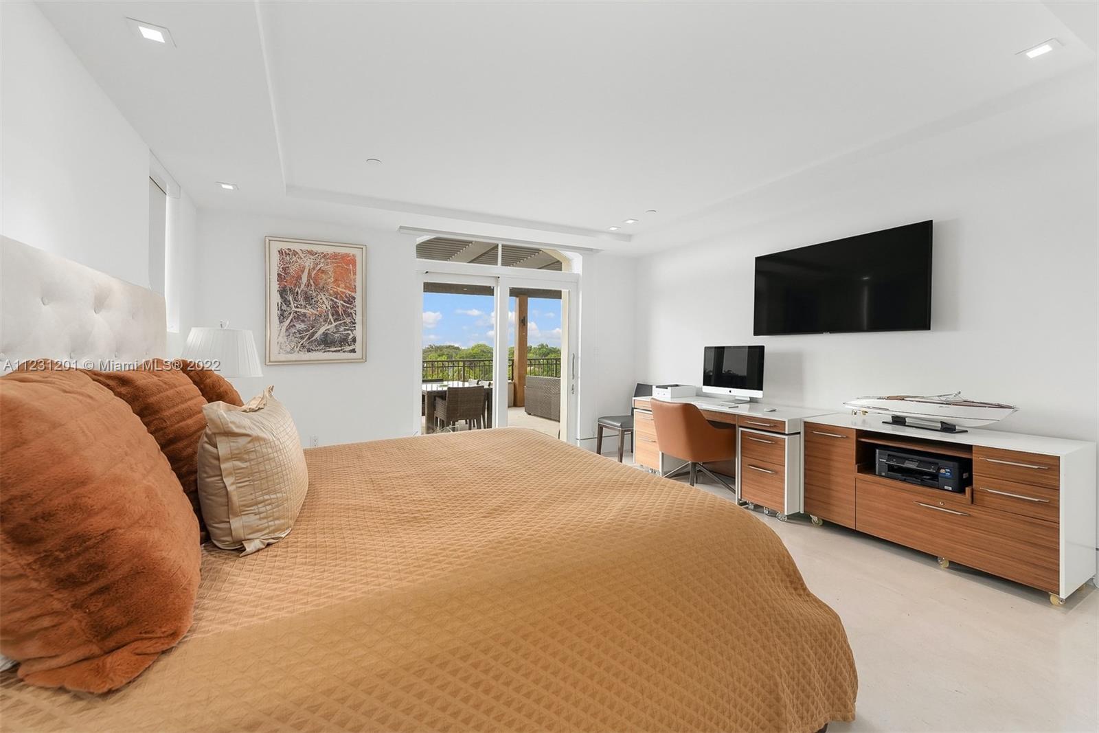 RESIDENCES AT VIZCAYA CON - Residential
