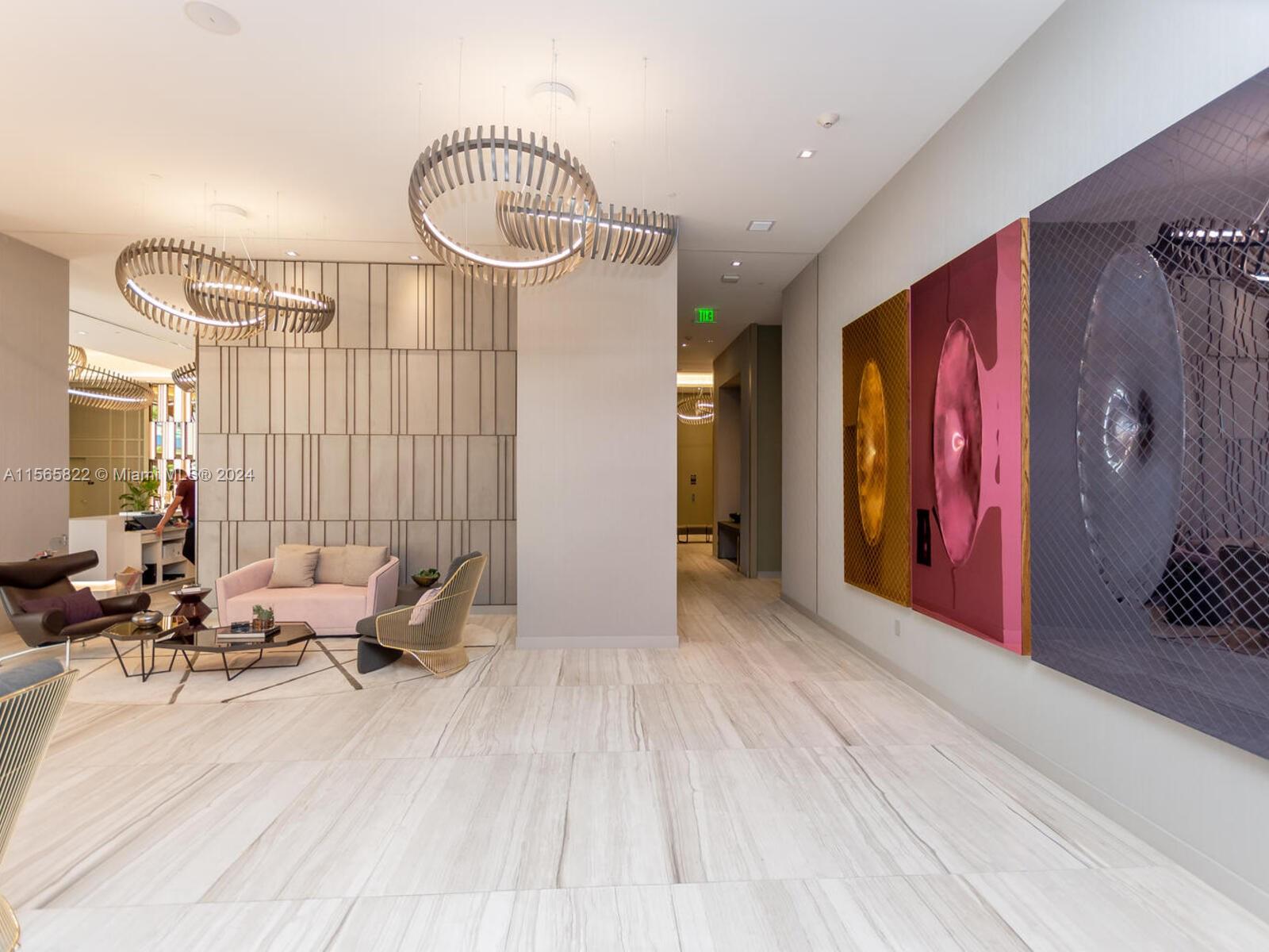 HYDE BEACH HOUSE - Residential