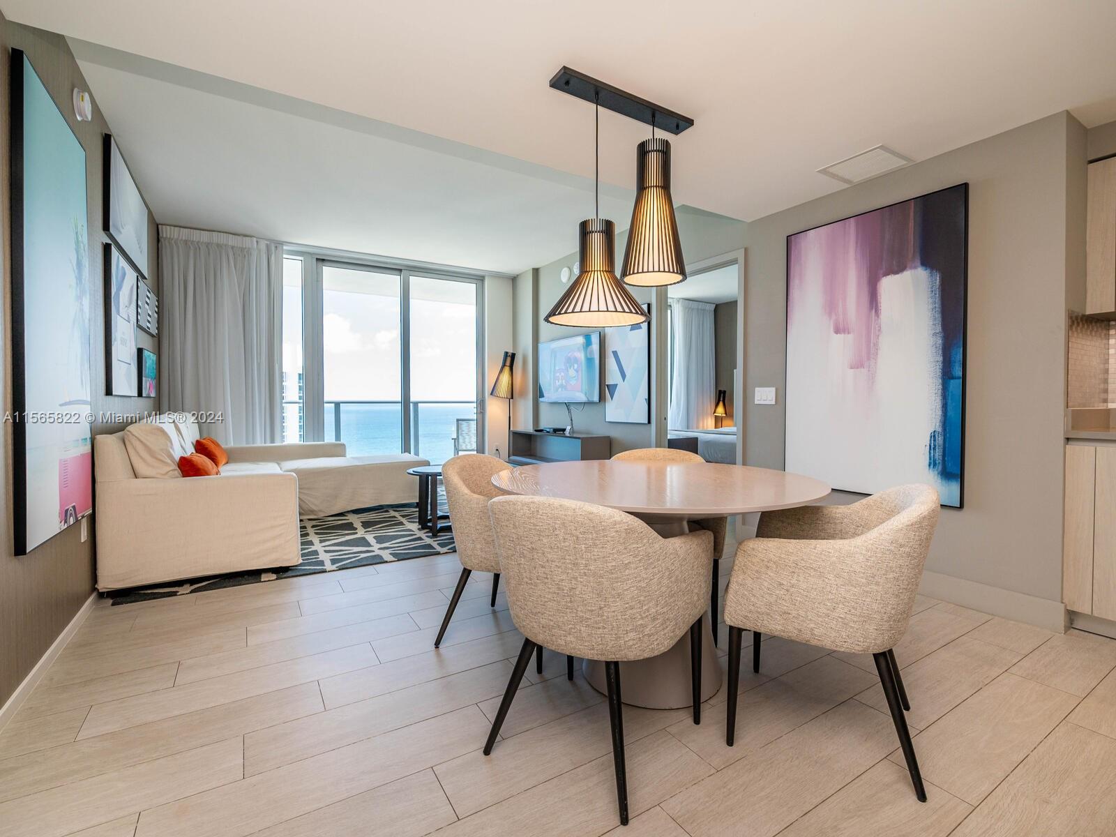 HYDE BEACH HOUSE - Residential
