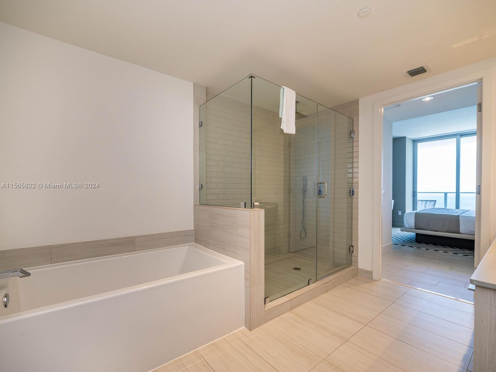 HYDE BEACH HOUSE - Residential