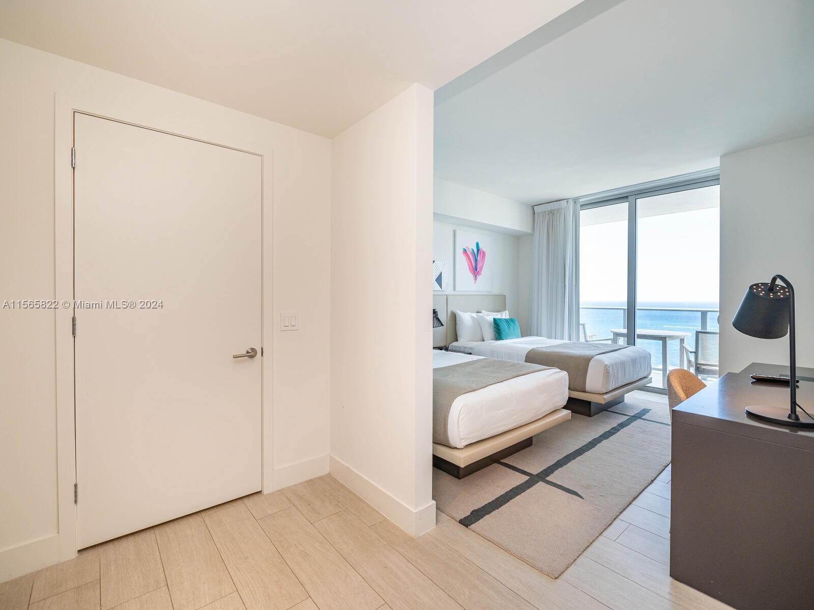 HYDE BEACH HOUSE - Residential
