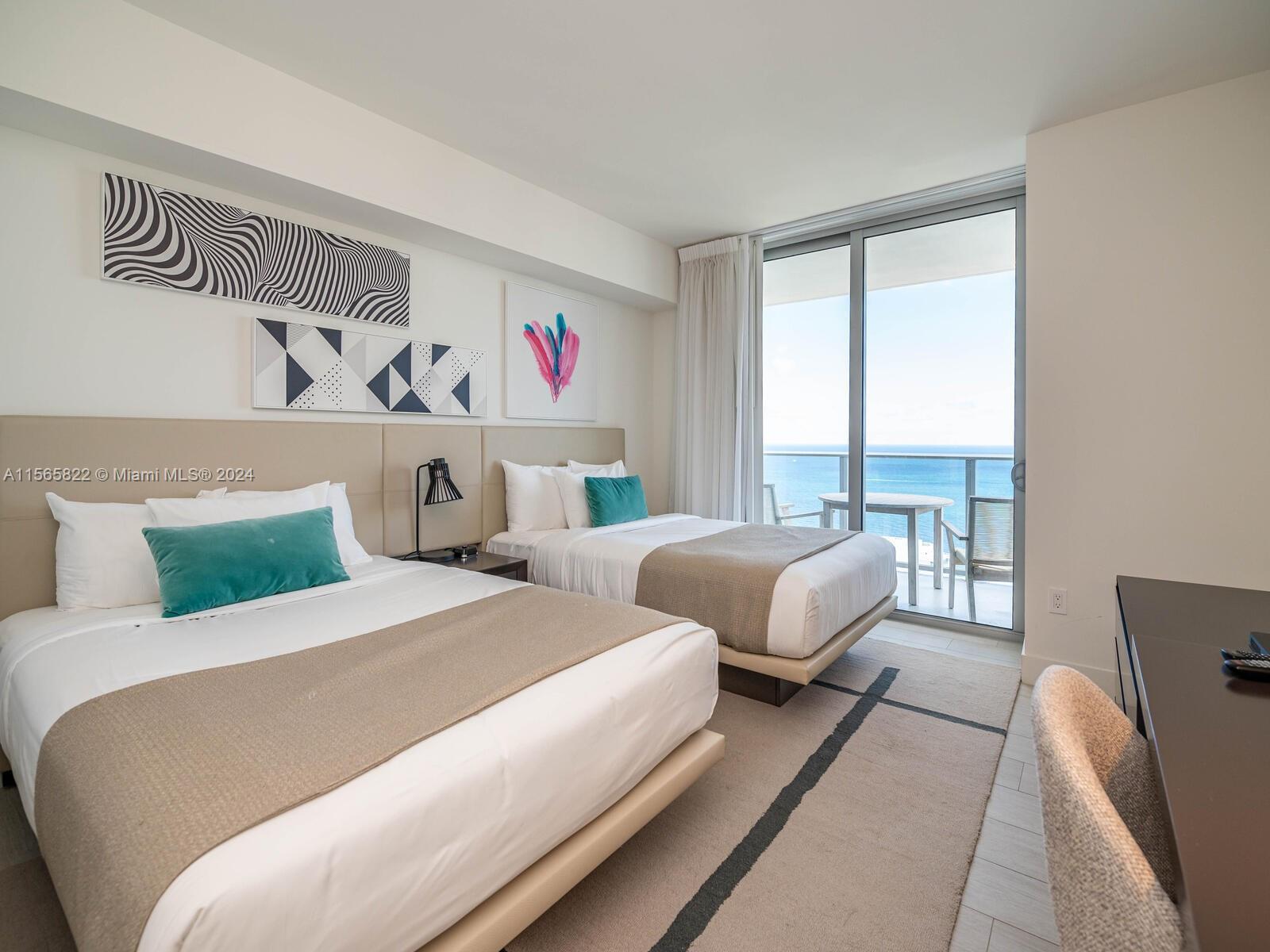 HYDE BEACH HOUSE - Residential