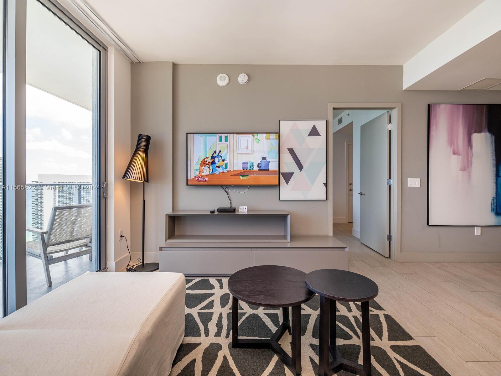 HYDE BEACH HOUSE - Residential