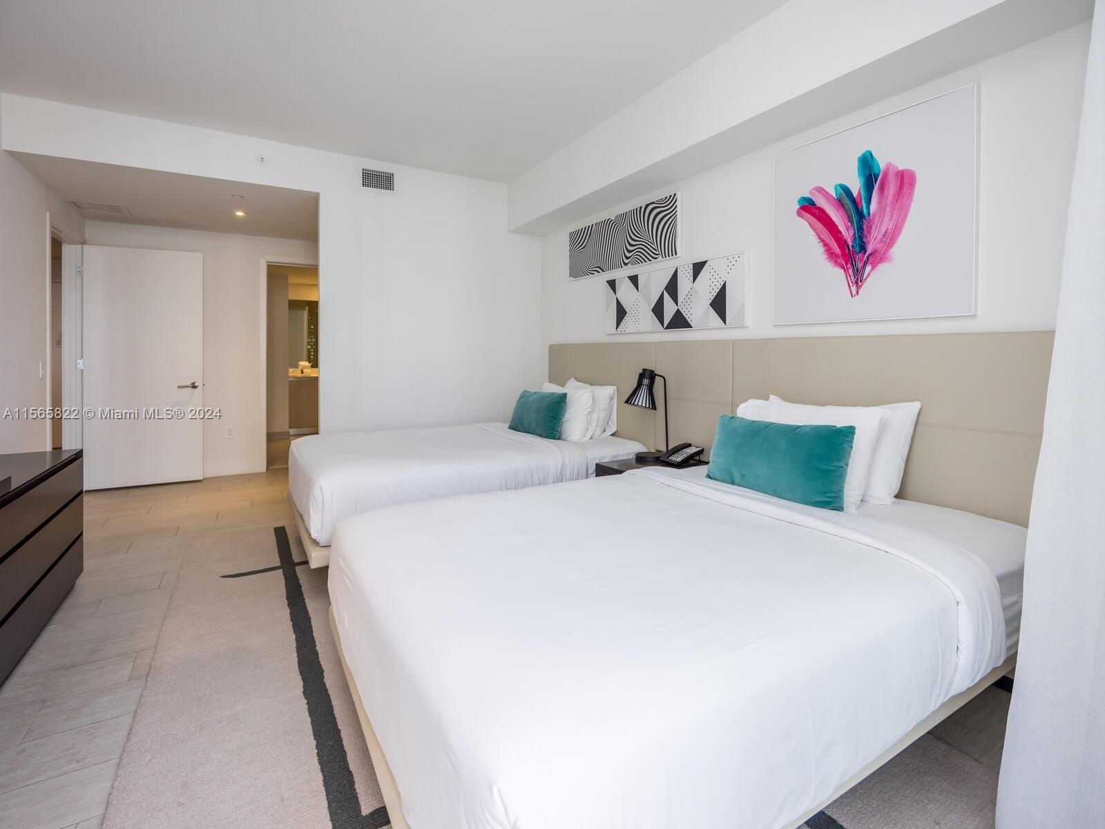 HYDE BEACH HOUSE - Residential