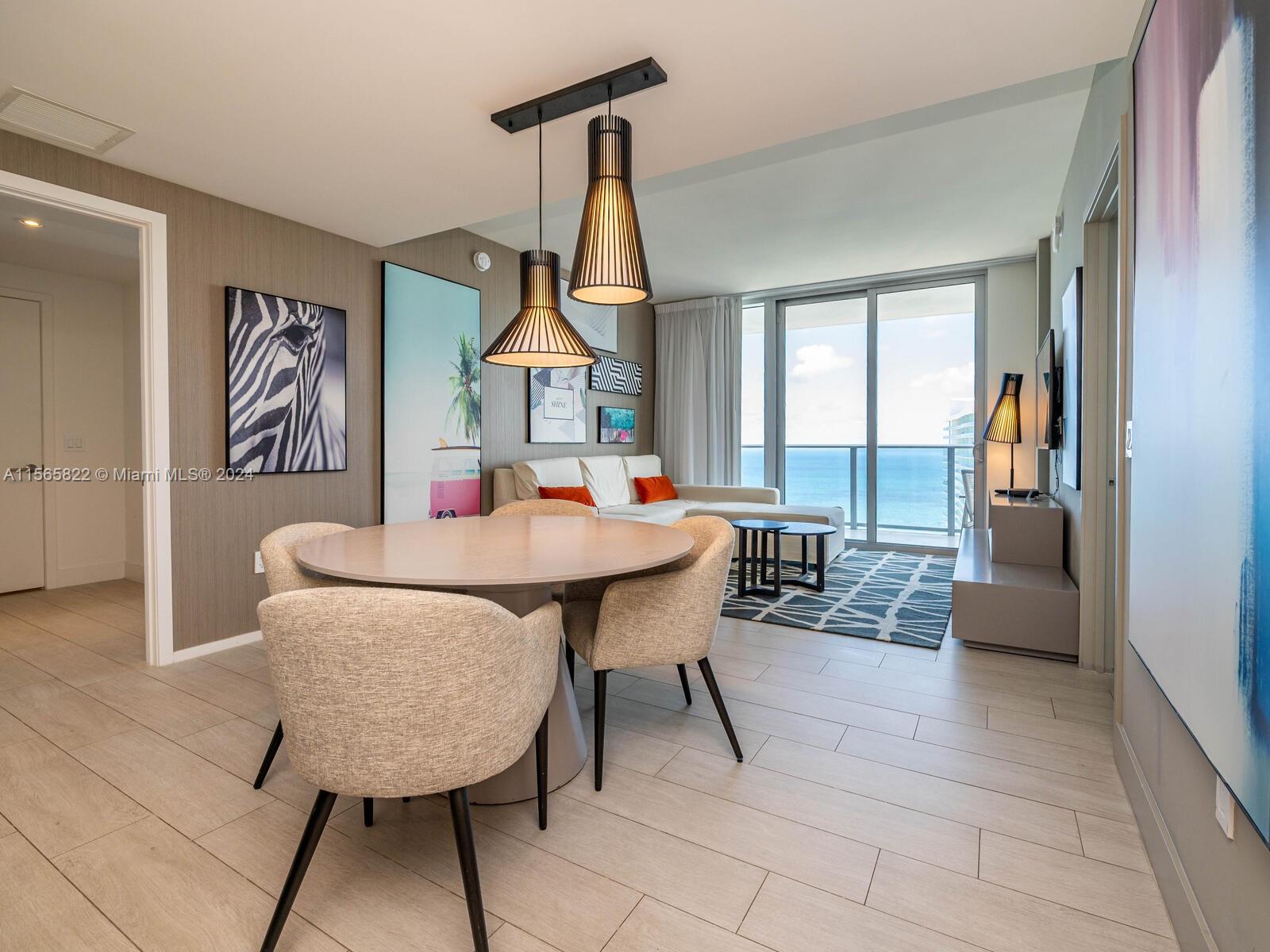 HYDE BEACH HOUSE - Residential