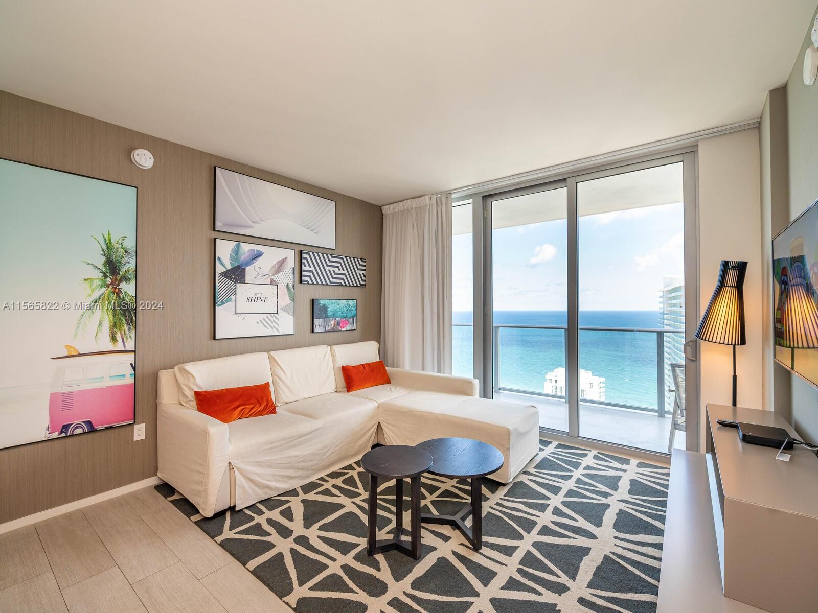 HYDE BEACH HOUSE - Residential