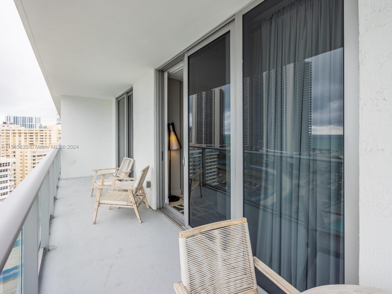 HYDE BEACH HOUSE - Residential