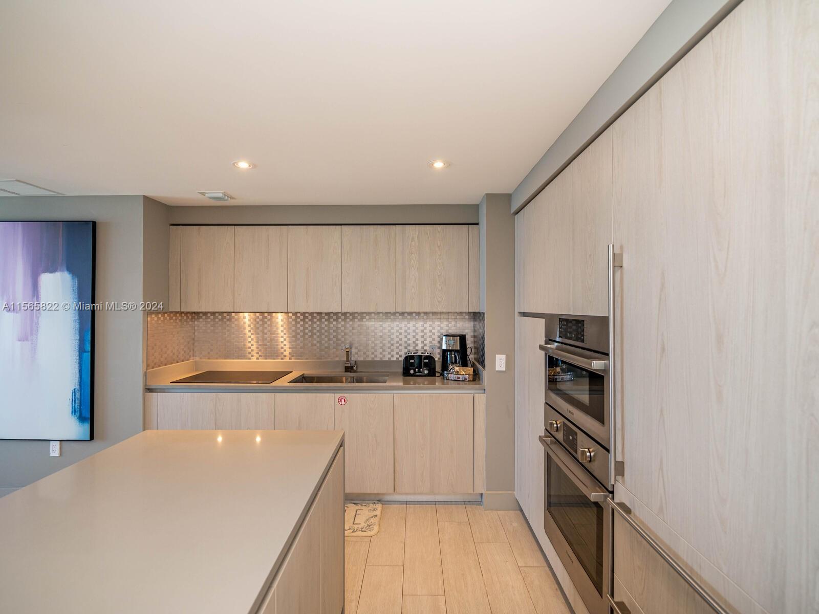 HYDE BEACH HOUSE - Residential