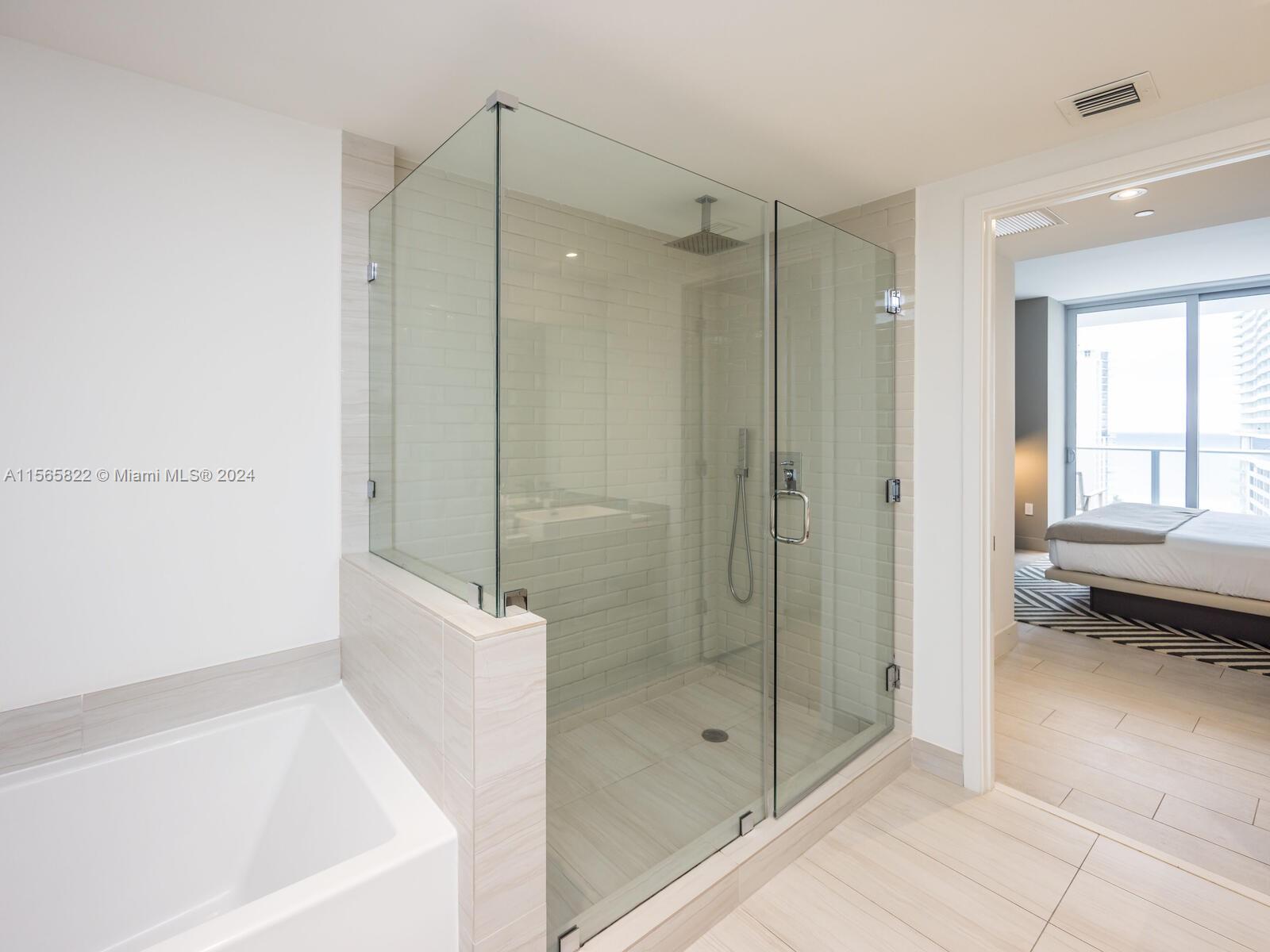 HYDE BEACH HOUSE - Residential