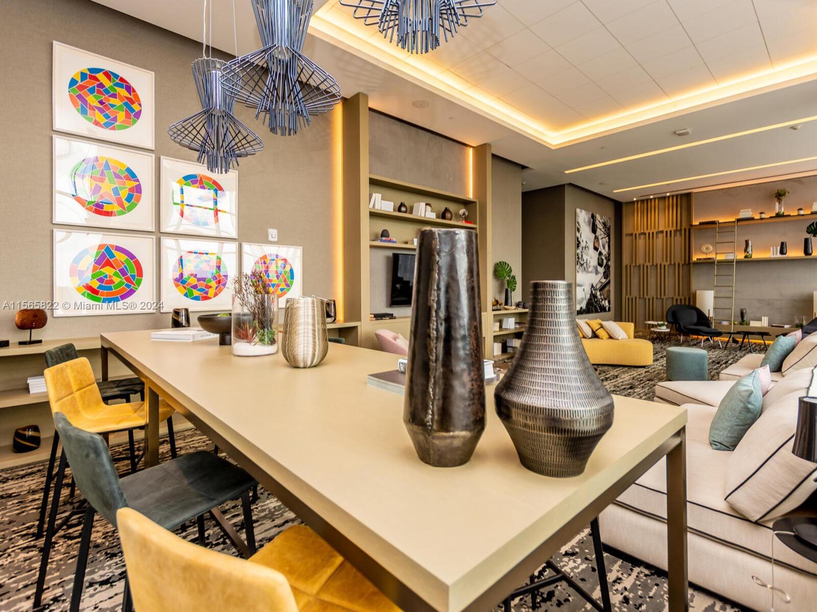 HYDE BEACH HOUSE - Residential