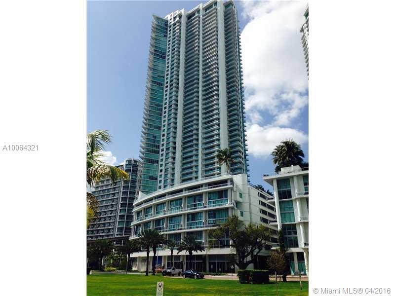 Beautiful One Bedroom unit at Wind, facing south toward the river and Miami Downtown. The unit has been updated with solid wood floors,Kitchen with a granite counter top and a new and very large island which gives the unit a very nice division between the Living Room and the rest of the unit.
