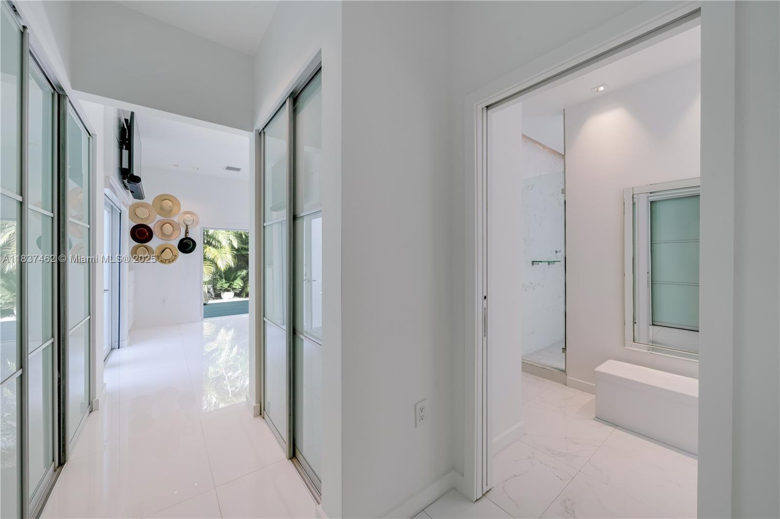 TROPICAL ISLE HOMES SUB 1 - Residential