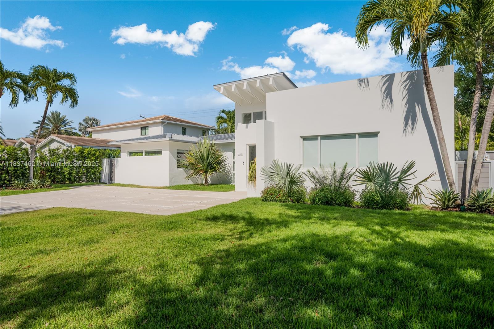 475 Woodcrest Rd