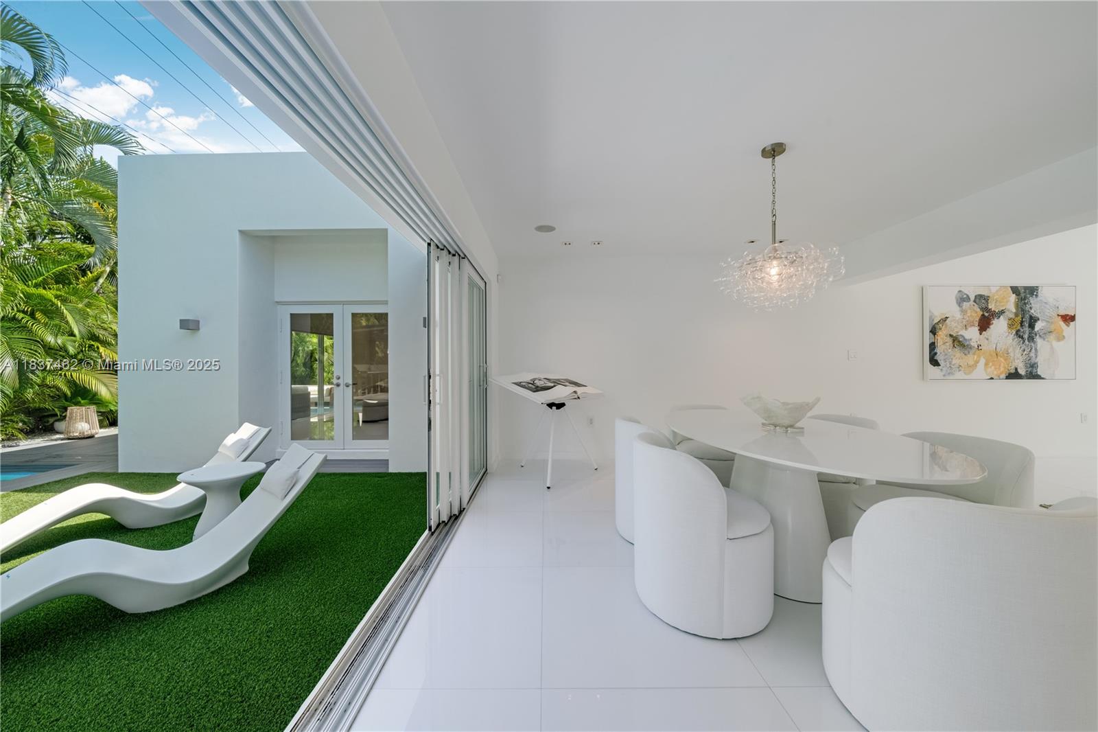 TROPICAL ISLE HOMES SUB 1 - Residential