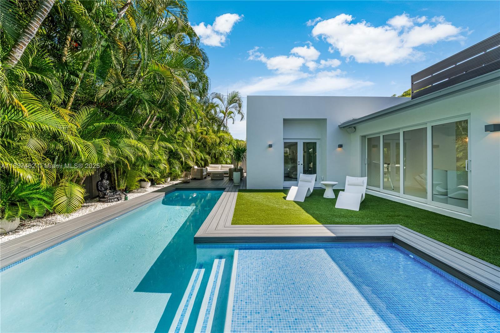 TROPICAL ISLE HOMES SUB 1 - Residential