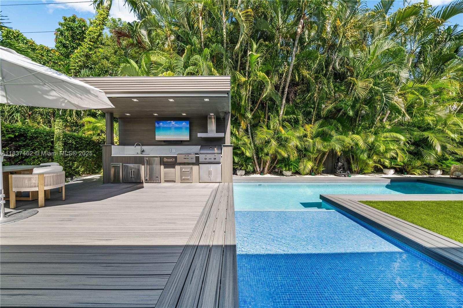 TROPICAL ISLE HOMES SUB 1 - Residential