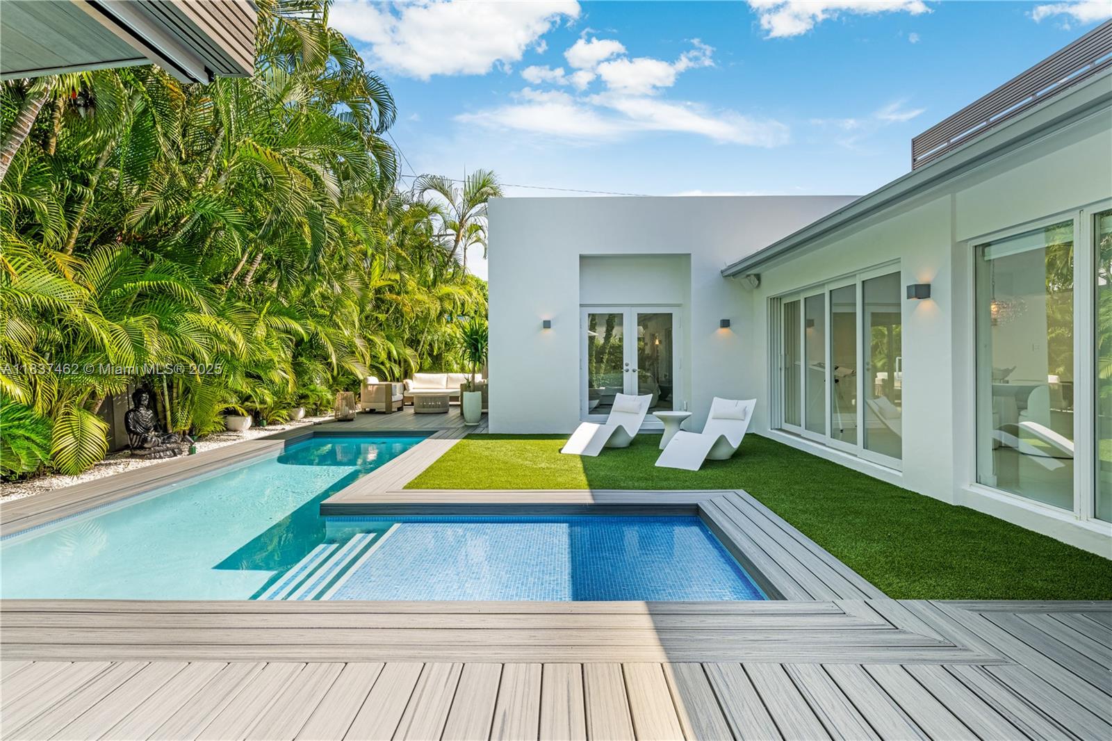 TROPICAL ISLE HOMES SUB 1 - Residential