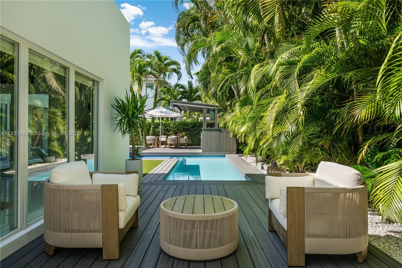 TROPICAL ISLE HOMES SUB 1 - Residential