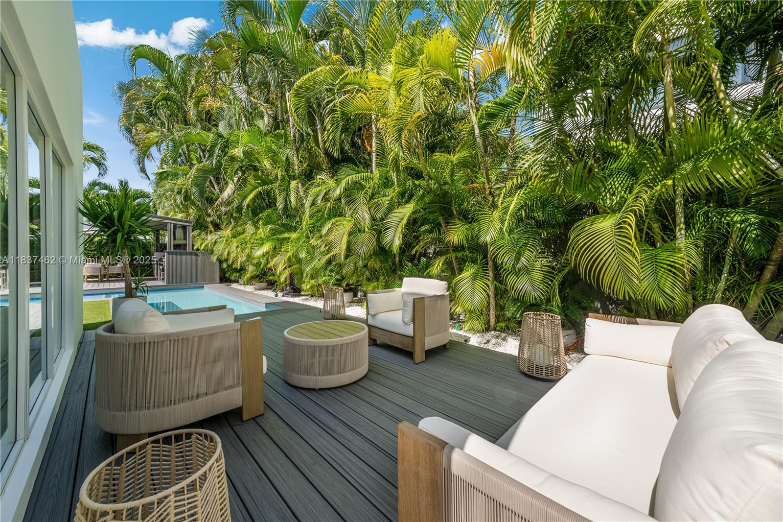 TROPICAL ISLE HOMES SUB 1 - Residential