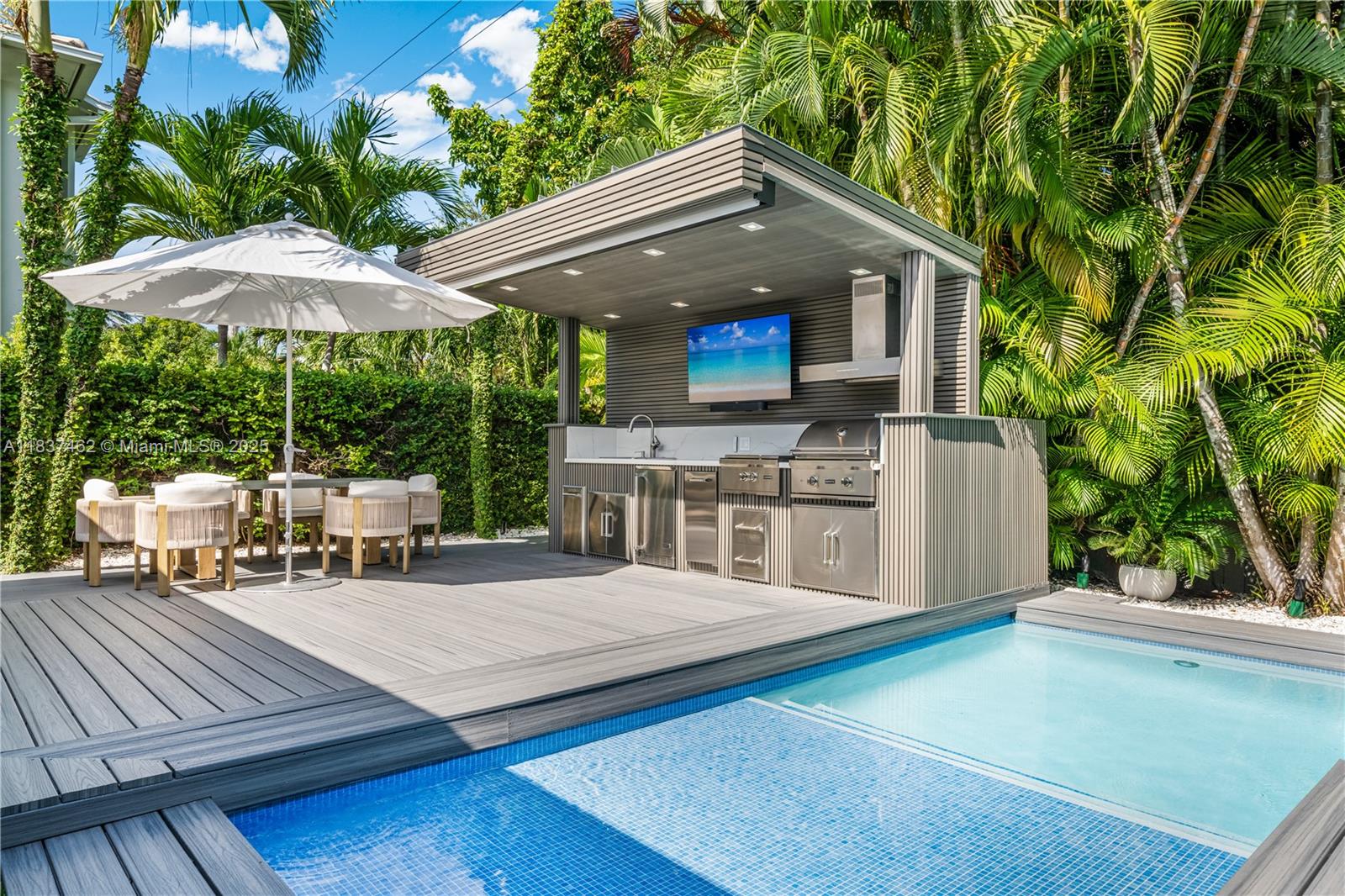 TROPICAL ISLE HOMES SUB 1 - Residential